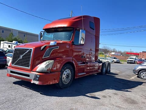 2014 Volvo VNL, VIN 4V4NC9TJ6EN177222. Фото 2 з 6 з аукціону Copart. Каталог авто зі США OpenDataCar.