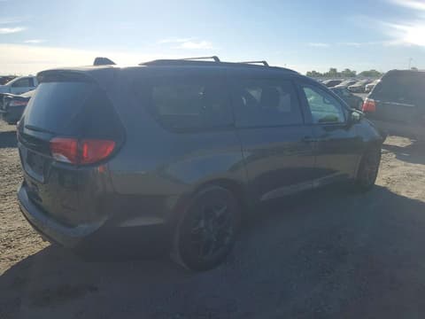 2018 Chrysler Pacifica, VIN 2C4RC1GG6JR358248. Фото 3 з 6 з аукціону Copart. Каталог авто зі США OpenDataCar.