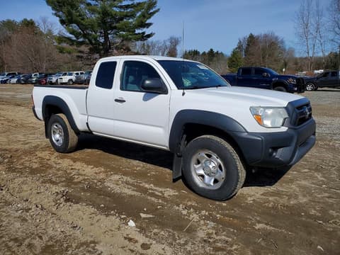 2015 Toyota Tacoma, VIN 5TFUX4EN7FX034235. Фото 4 из 6 с аукциона Copart. Каталог авто из США OpenDataCar.