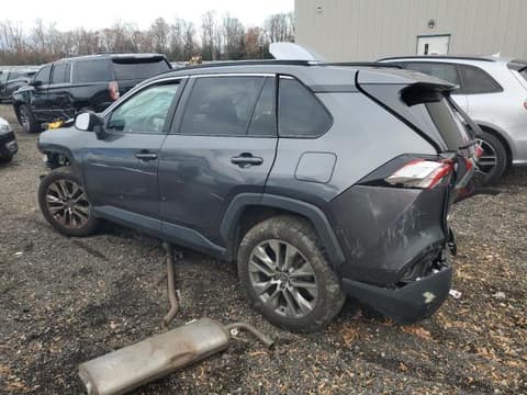 2021 Toyota RAV4, VIN 2T3A1RFV6MC205138. Фото 2 з 6 з аукціону Copart. Каталог авто зі США OpenDataCar.