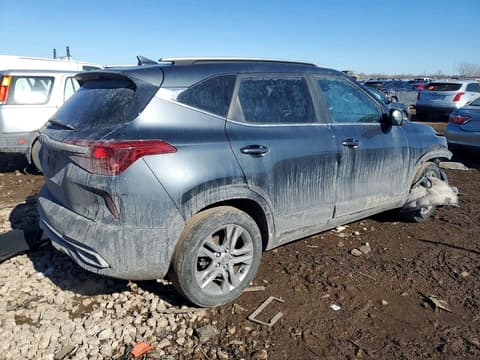 2023 Kia Seltos, VIN KNDEU2AA8P7433175. Фото 3 из 6 с аукциона Copart. Каталог авто из США OpenDataCar.