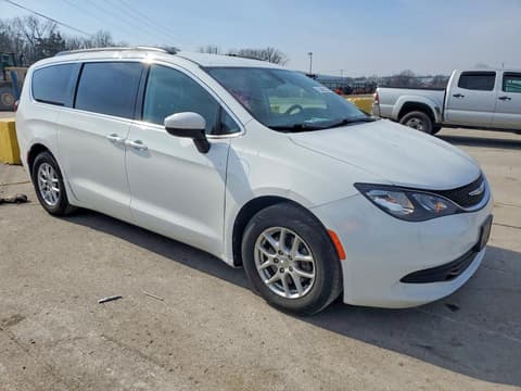 2020 Chrysler Voyager, VIN 2C4RC1DG2LR268361. Фото 4 из 6 с аукциона Copart. Каталог авто из США OpenDataCar.