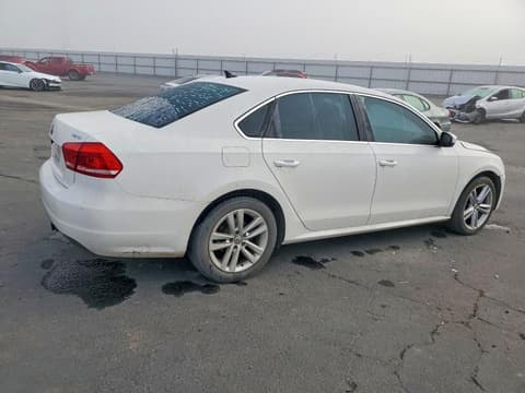 2015 Volkswagen Passat, VIN 1VWBV7A31FC060501. Zdjęcie 3 z 6 z aukcji Copart. Katalog aut z USA OpenDataCar.