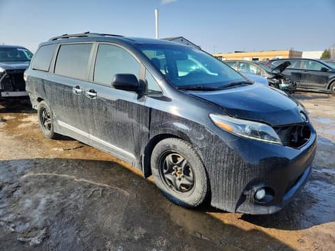 2017 Toyota Sienna, VIN 5TDXZ3DC8HS793163. Фото 4 з 6 з аукціону Copart. Каталог авто зі США OpenDataCar.