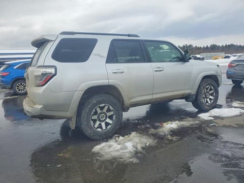 2020 Toyota 4Runner, VIN JTEBU5JR9L5773804. Фото 3 з 6 з аукціону Copart. Каталог авто зі США OpenDataCar.