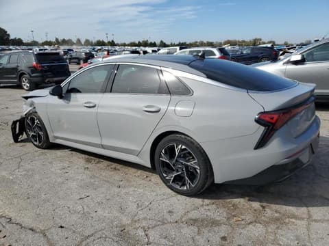 2025 Kia K5, VIN KNAG64J75S5276774. Фото 2 з 6 з аукціону Copart. Каталог авто зі США OpenDataCar.