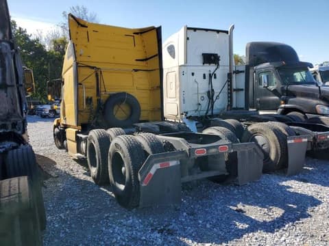 2013 Volvo VN, VIN 4V4NC9EJ3DN566041. Фото 3 з 6 з аукціону Copart. Каталог авто зі США OpenDataCar.