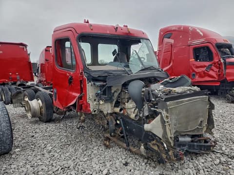 2015 Freightliner Cascadia, VIN 3AKJGEDV6FSGJ6926. Фото 1 з 6 з аукціону Copart. Каталог авто зі США OpenDataCar.