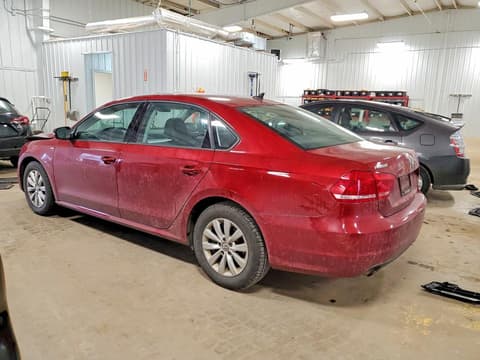 2015 Volkswagen Passat, VIN 1VWAS7A36FC012898. Фото 2 з 6 з аукціону Copart. Каталог авто зі США OpenDataCar.