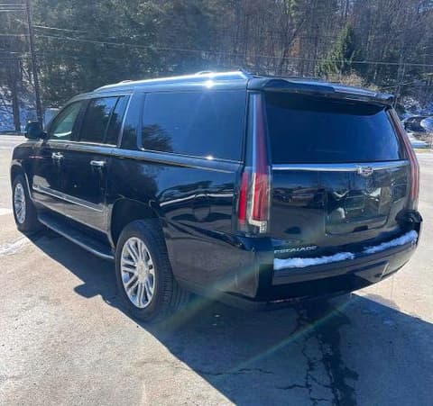 2018 Cadillac Escalade ESV, VIN 1GYS4GKJ0JR215185. Photo 3 of 6 from Copart auction. OpenDataCar US salvage catalog.