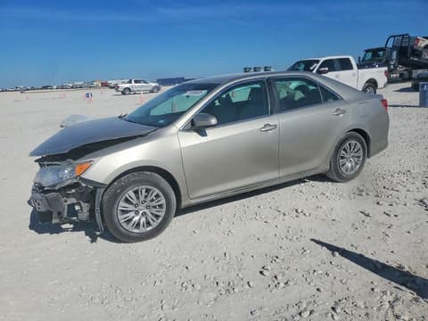 2014 Toyota Camry, VIN 4T4BF1FK9ER422744. Фото 1 з 6 з аукціону Copart. Каталог авто зі США OpenDataCar.