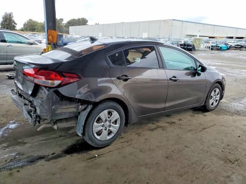 2017 Kia Forte, VIN 3KPFK4A72HE050926. Zdjęcie 3 z 6 z aukcji Copart. Katalog aut z USA OpenDataCar.