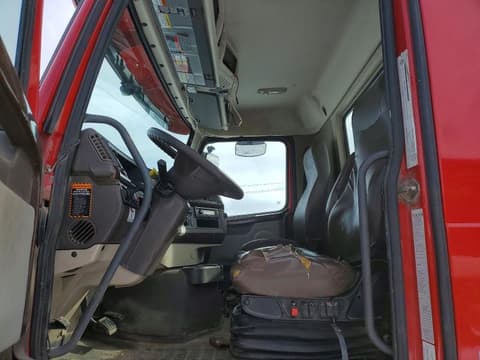 2015 Volvo VHD, VIN 4V5K99EJ7FN179489. Zdjęcie 5 z 6 z aukcji Copart. Katalog aut z USA OpenDataCar.