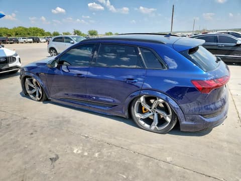 2022 Audi e-tron S, VIN WA1VCBGE2NB023876. Фото 2 з 6 з аукціону Copart. Каталог авто зі США OpenDataCar.