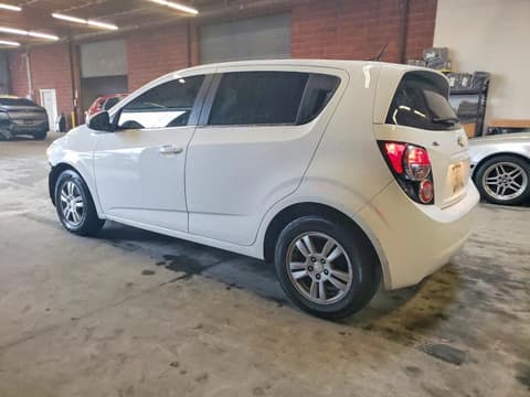 2014 Chevrolet Sonic, VIN 1G1JC6SH6E4226893. Фото 2 з 6 з аукціону Copart. Каталог авто зі США OpenDataCar.