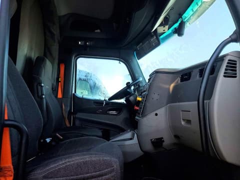 2017 Peterbilt tractor , VIN 1XPBDP9X3HD432574. Фото 5 из 6 с аукциона Copart. Каталог авто из США OpenDataCar.