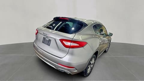 2017 Maserati Levante, VIN ZN661XUL3HX264223. Фото 4 з 6 з аукціону Copart. Каталог авто зі США OpenDataCar.