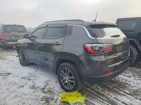 2020 Jeep Compass, VIN 3C4NJDBB3LT252258. Фото 2 з 6 з аукціону Copart. Каталог авто зі США OpenDataCar.