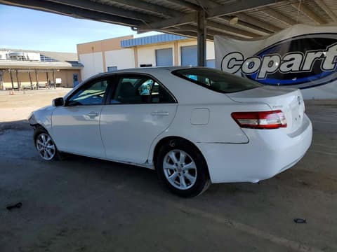 2011 Toyota Camry, VIN 4T1BF3EK5BU771290. Zdjęcie 2 z 6 z aukcji Copart. Katalog aut z USA OpenDataCar.