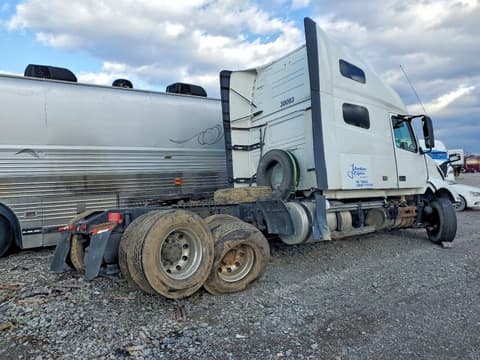 2020 Volvo VN, VIN 4V4NC9TH4LN253305. Фото 4 з 6 з аукціону Copart. Каталог авто зі США OpenDataCar.