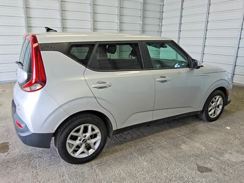 2021 Kia Soul, VIN KNDJ23AU0M7779284. Фото 3 з 6 з аукціону Copart. Каталог авто зі США OpenDataCar.