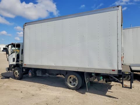 2024 Isuzu NPR, VIN JALC4W164R7K01930. Фото 2 з 6 з аукціону Copart. Каталог авто зі США OpenDataCar.