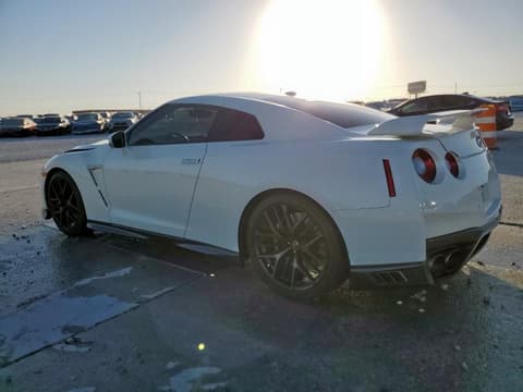 2017 Nissan GT-R, VIN JN1AR5EF7HM820653. Фото 2 з 6 з аукціону Copart. Каталог авто зі США OpenDataCar.