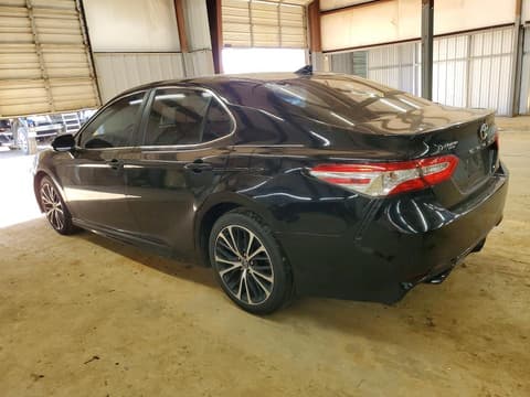 2020 Toyota Camry, VIN 4T1G11AK3LU325512. Фото 2 з 6 з аукціону Copart. Каталог авто зі США OpenDataCar.