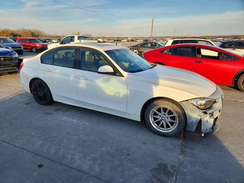 2013 Bmw 3 Series, VIN WBA3A5G52DNP24075. Фото 4 з 6 з аукціону Copart. Каталог авто зі США OpenDataCar.