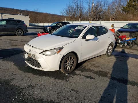 2017 Toyota Yaris, VIN 3MYDLBYV8HY165902. Фото 1 з 6 з аукціону Copart. Каталог авто зі США OpenDataCar.