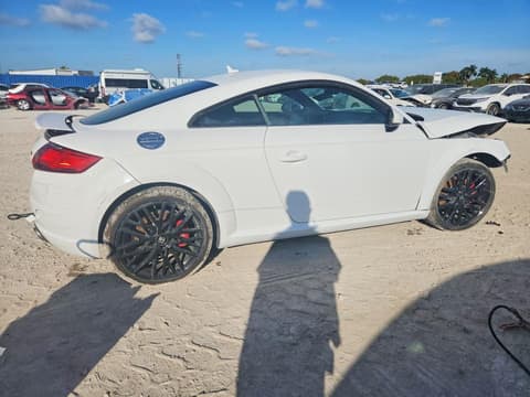 2016 Audi TT, VIN TRUC5AFV1G1028083. Фото 3 из 6 с аукциона Copart. Каталог авто из США OpenDataCar.