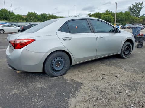 2018 Toyota Corolla, VIN 5YFBURHE1JP809516. Фото 3 з 6 з аукціону Copart. Каталог авто зі США OpenDataCar.