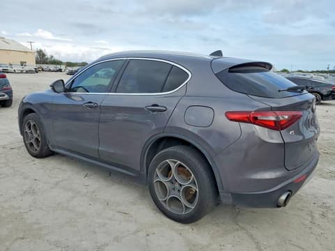 2018 Alfa romeo Stelvio, VIN ZASFAKAN0J7B77774. Фото 2 з 6 з аукціону Copart. Каталог авто зі США OpenDataCar.