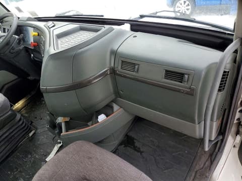 2020 Volvo VNR, VIN 4V4WC9EHXLN269946. Zdjęcie 5 z 6 z aukcji Copart. Katalog aut z USA OpenDataCar.