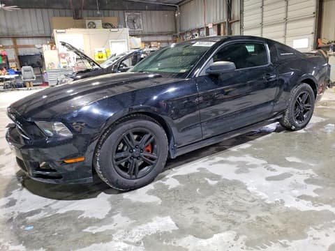 2013 Ford Mustang, VIN 1ZVBP8AM2D5261303. Фото 1 з 6 з аукціону Copart. Каталог авто зі США OpenDataCar.