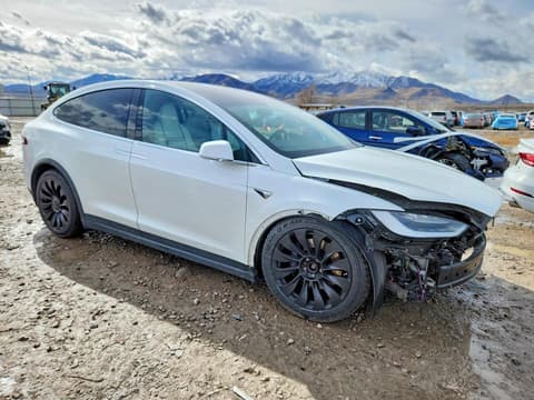 2018 Tesla Model X, VIN 5YJXCBE25JF102117. Фото 4 з 6 з аукціону Copart. Каталог авто зі США OpenDataCar.