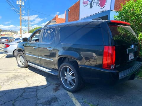 2011 Cadillac Escalade ESV, VIN 1GYS3GEF3BR269222. Photo 3 of 6 from Copart auction. OpenDataCar US salvage catalog.