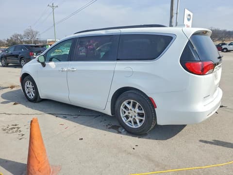 2020 Chrysler Voyager, VIN 2C4RC1DG2LR268361. Фото 2 из 6 с аукциона Copart. Каталог авто из США OpenDataCar.