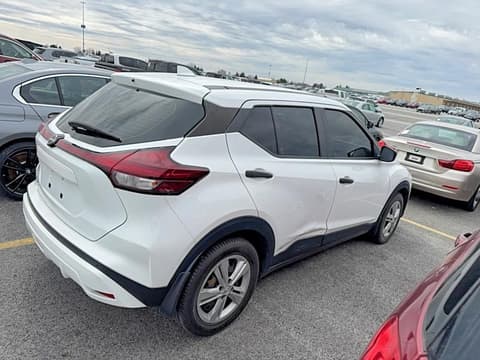 2022 Nissan Kicks, VIN 3N1CP5BVXNL493553. Фото 4 з 6 з аукціону Copart. Каталог авто зі США OpenDataCar.