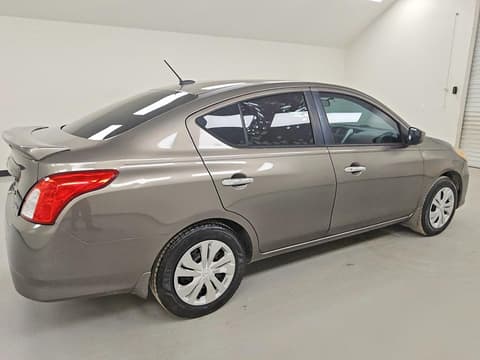 2015 Nissan Versa, VIN 3N1CN7AP8FL802121. Фото 3 з 6 з аукціону Copart. Каталог авто зі США OpenDataCar.