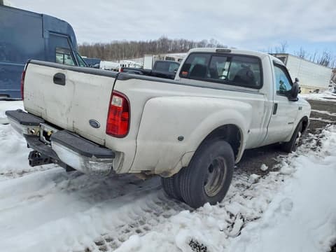 2000 Ford F-350, VIN 1FDSF34F7YED10387. Zdjęcie 3 z 6 z aukcji Copart. Katalog aut z USA OpenDataCar.