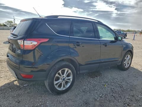 2018 Ford Escape, VIN 1FMCU0GD3JUB81966. Zdjęcie 3 z 6 z aukcji Copart. Katalog aut z USA OpenDataCar.