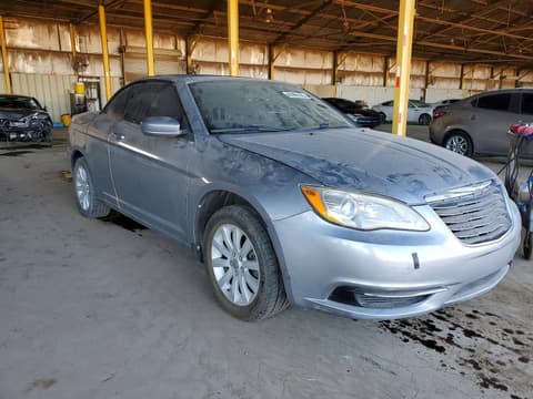 2013 Chrysler 200, VIN 1C3BCBEB1DN592334. Фото 4 з 6 з аукціону Copart. Каталог авто зі США OpenDataCar.