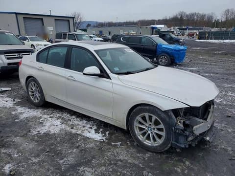 2017 Bmw 3 Series, VIN WBA8E5G34HNU44642. Фото 4 з 6 з аукціону Copart. Каталог авто зі США OpenDataCar.