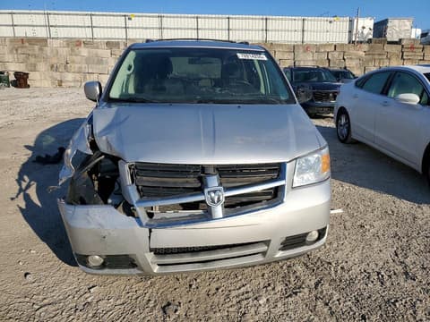 2010 Dodge Grand Caravan, VIN 2D4RN6DX9AR463056. Фото 5 з 6 з аукціону Copart. Каталог авто зі США OpenDataCar.