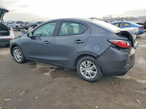 2019 Toyota Yaris, VIN 3MYDLBYV2KY519713. Фото 2 з 6 з аукціону Copart. Каталог авто зі США OpenDataCar.