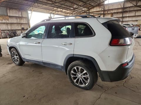 2019 Jeep Cherokee, VIN 1C4PJLLB3KD316398. Фото 2 з 6 з аукціону Copart. Каталог авто зі США OpenDataCar.