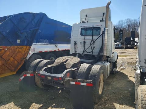 2019 Volvo VNR, VIN 4V4W19DF2KN217893. Фото 4 из 6 с аукциона Copart. Каталог авто из США OpenDataCar.