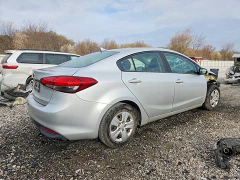 2017 Kia Forte, VIN 3KPFK4A74HE056758. Фото 3 з 6 з аукціону Copart. Каталог авто зі США OpenDataCar.