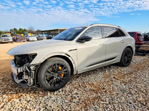 2022 Audi e-tron, VIN WA1VABGE6NB033459. Фото 1 з 6 з аукціону Copart. Каталог авто зі США OpenDataCar.